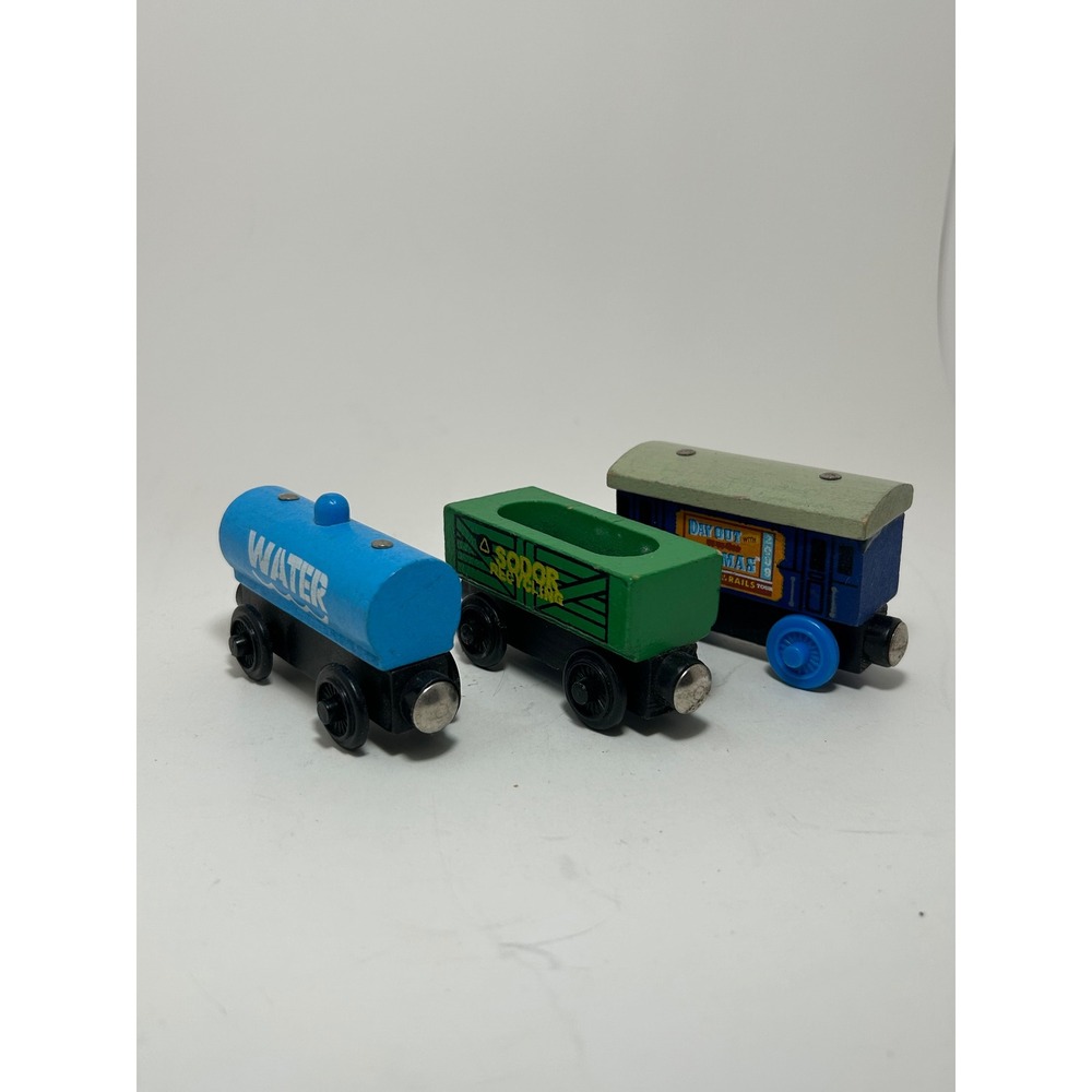 Thomas & Friends‎ Wooden Railway Water Tanker Sodor Recycling & 2009 Tour Coach